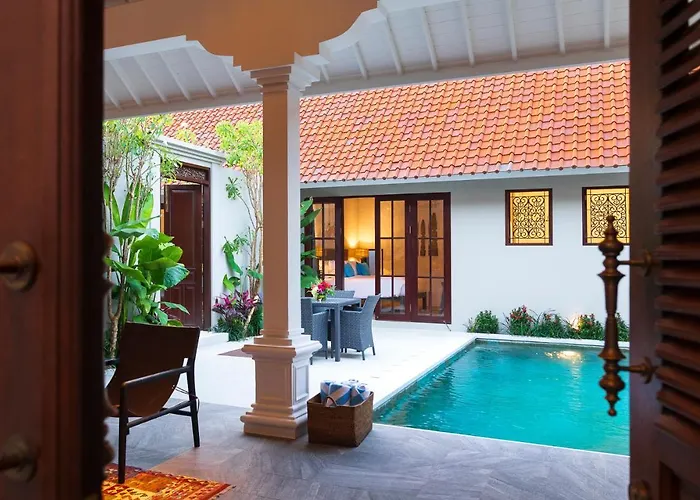 Villa Tahi - Stylish Luxury, Tranquil Location, Walk To