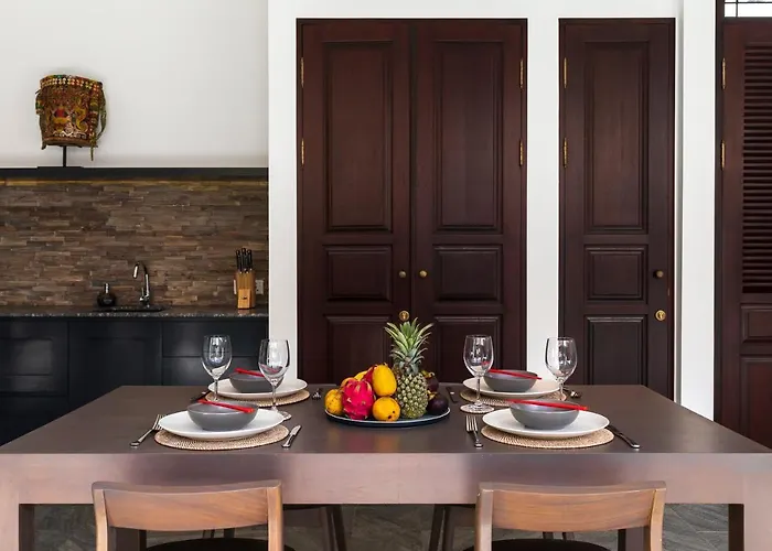 Villa Tahi - Stylish Luxury, Tranquil Location, Walk To *