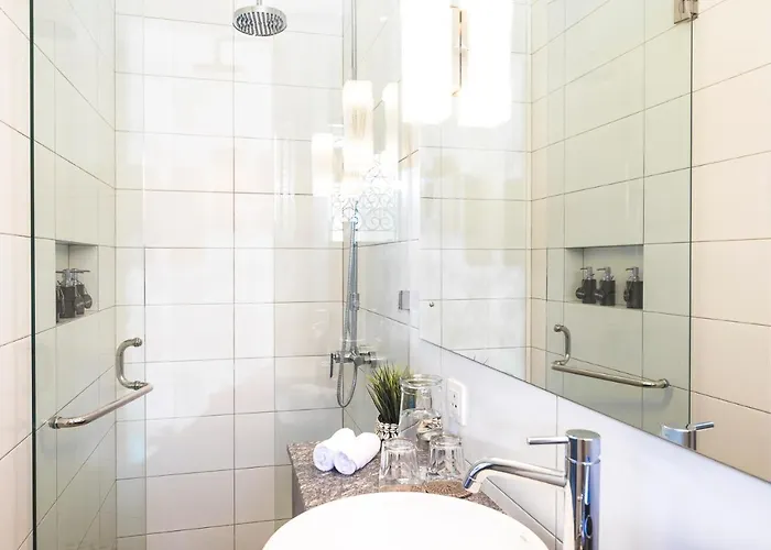 Tahi - Stylish Luxury, Tranquil Location, Walk To * Legian (Bali)