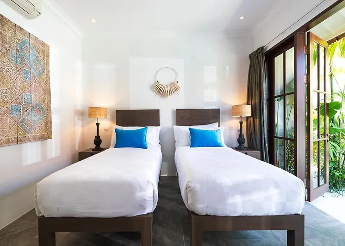 Tahi - Stylish Luxury, Tranquil Location, Walk To Villa *